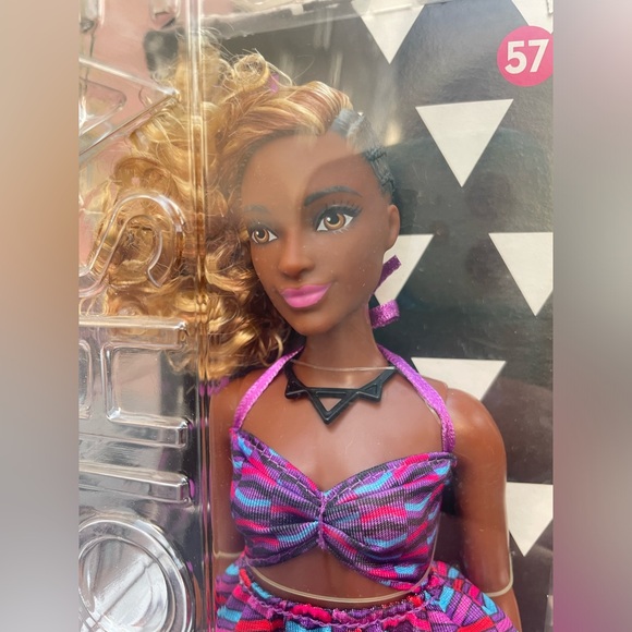 Barbie Fashionistas #57 Zig & Zag Curvy Doll - Picture 10 of 10